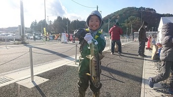 鮭祭り６.JPG